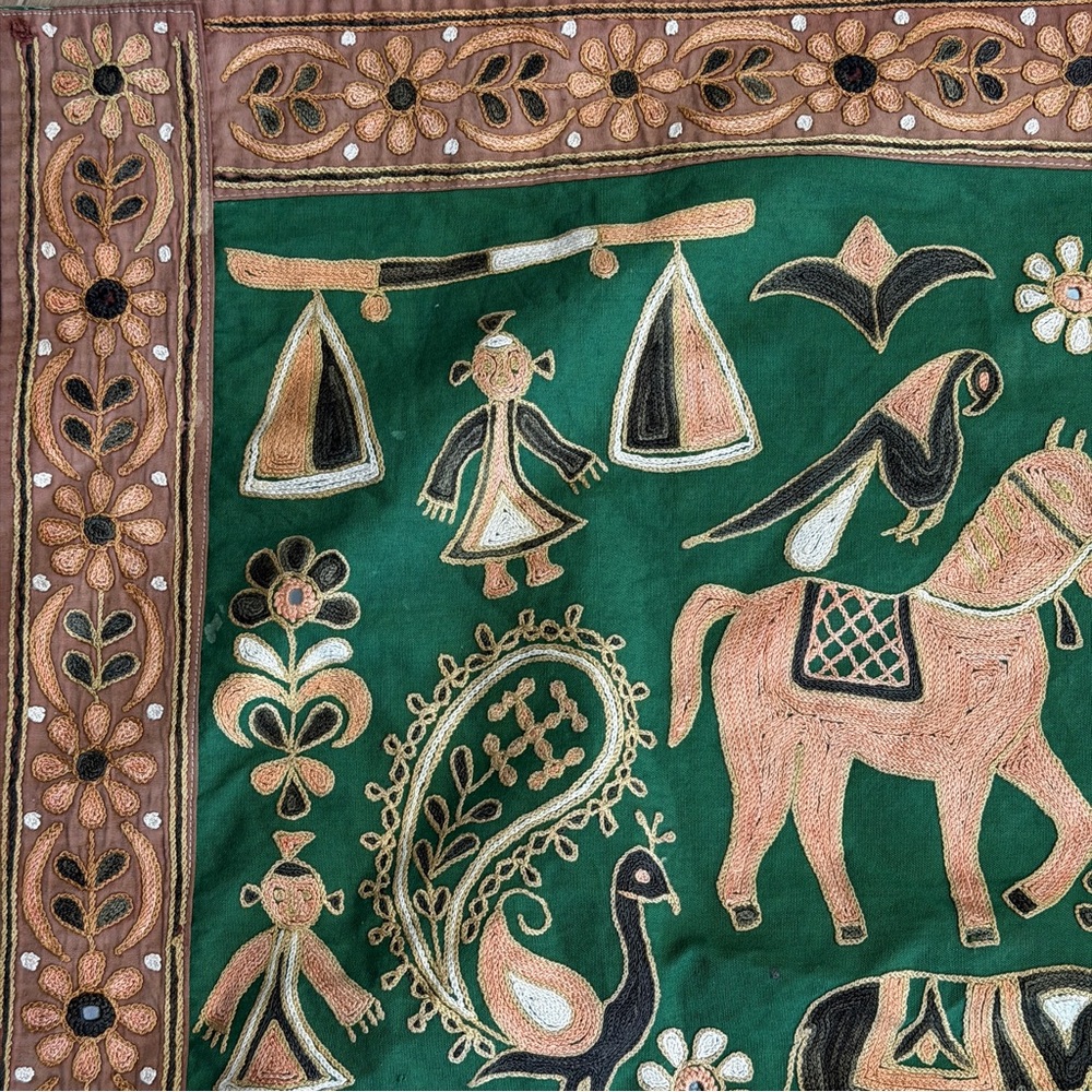 Kutchi Indian Embroidered Wall Hanging‎ w/Mirrors Vintage Elephant Horses Green - Picture 5 of 13